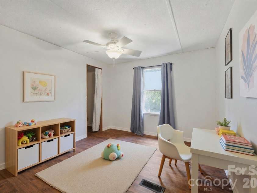 546 Bethlehem Road, Statesville, NC 28677.  MLS# CAR4404814, YatesRealty ID 39300. VIRTUALLY STAGED