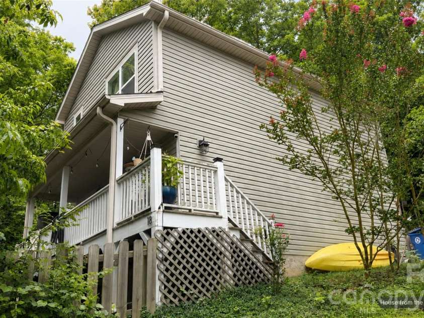 18 Old West Chapel Road, Asheville, NC 28803.  MLS# CAR4404864, YatesRealty ID 39301. 