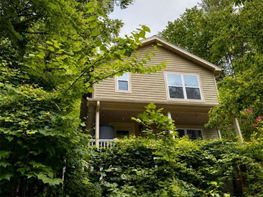 18 Old West Chapel Road, Asheville, NC 28803.  MLS# CAR4404864, YatesRealty ID 39301. 