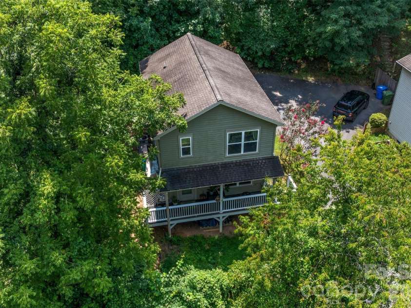 18 Old West Chapel Road, Asheville, NC 28803.  MLS# CAR4404864, YatesRealty ID 39301. 