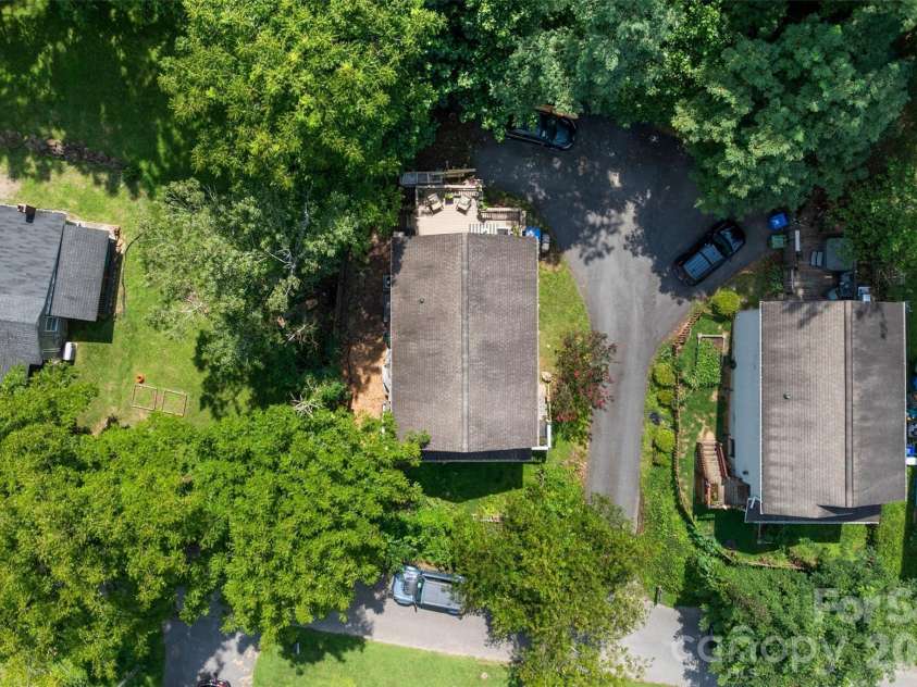 18 Old West Chapel Road, Asheville, NC 28803.  MLS# CAR4404864, YatesRealty ID 39301. 