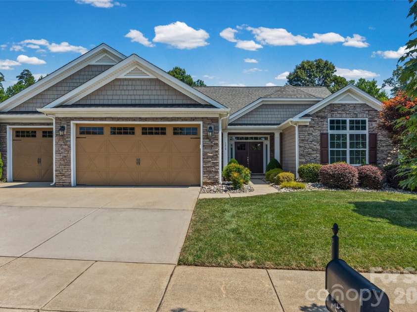 5218 Casper Drive, Charlotte, NC 28214.  MLS# CAR4404834, YatesRealty ID 39302. 