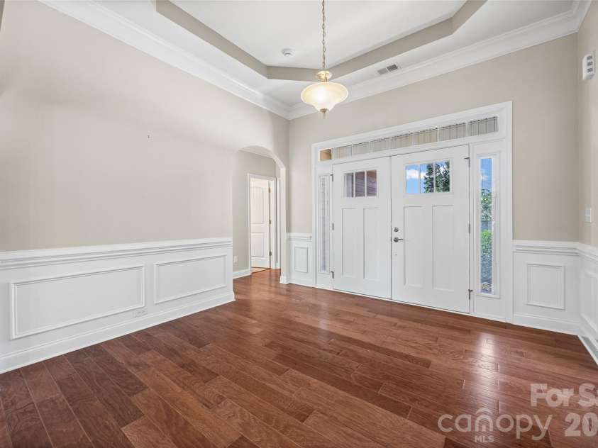 5218 Casper Drive, Charlotte, NC 28214.  MLS# CAR4404834, YatesRealty ID 39302. 