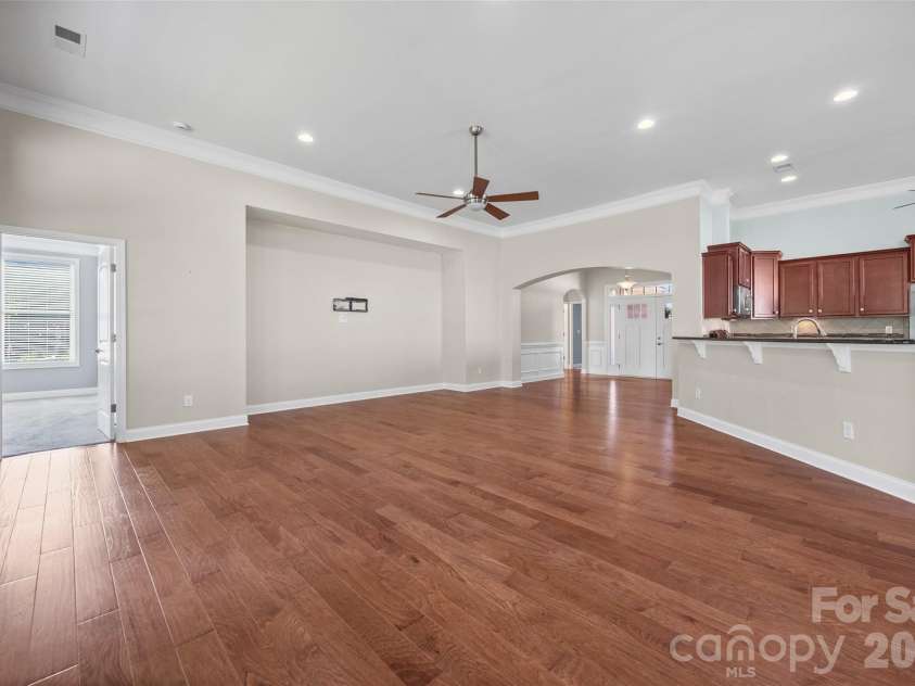5218 Casper Drive, Charlotte, NC 28214.  MLS# CAR4404834, YatesRealty ID 39302. 