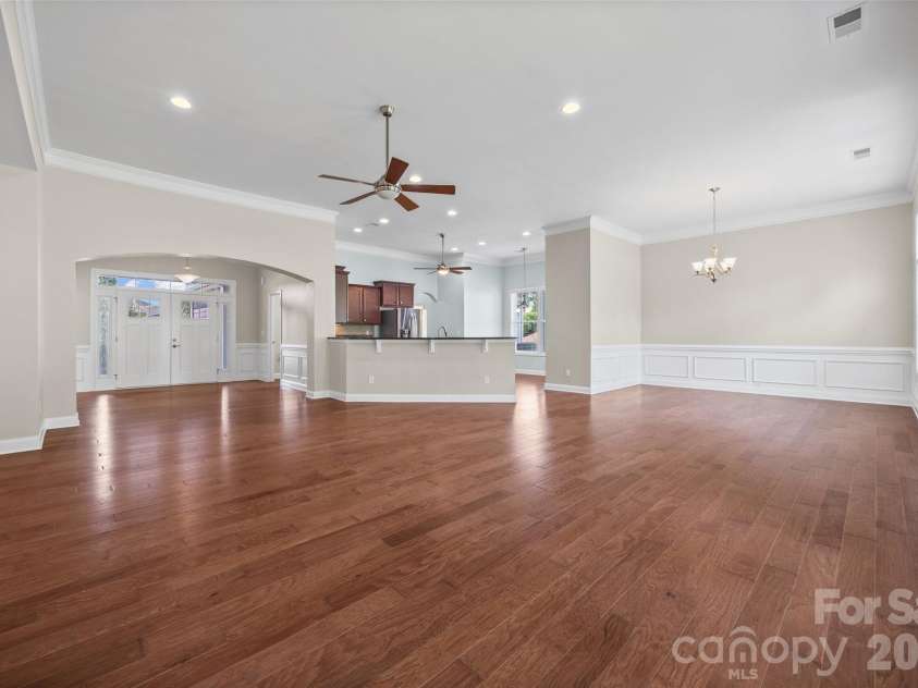 5218 Casper Drive, Charlotte, NC 28214.  MLS# CAR4404834, YatesRealty ID 39302. 