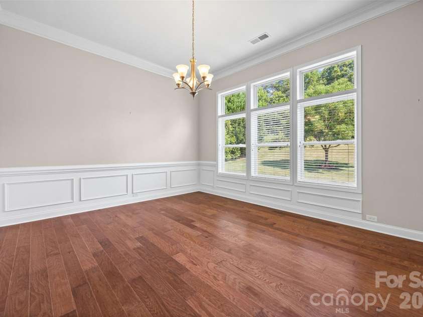 5218 Casper Drive, Charlotte, NC 28214.  MLS# CAR4404834, YatesRealty ID 39302. 