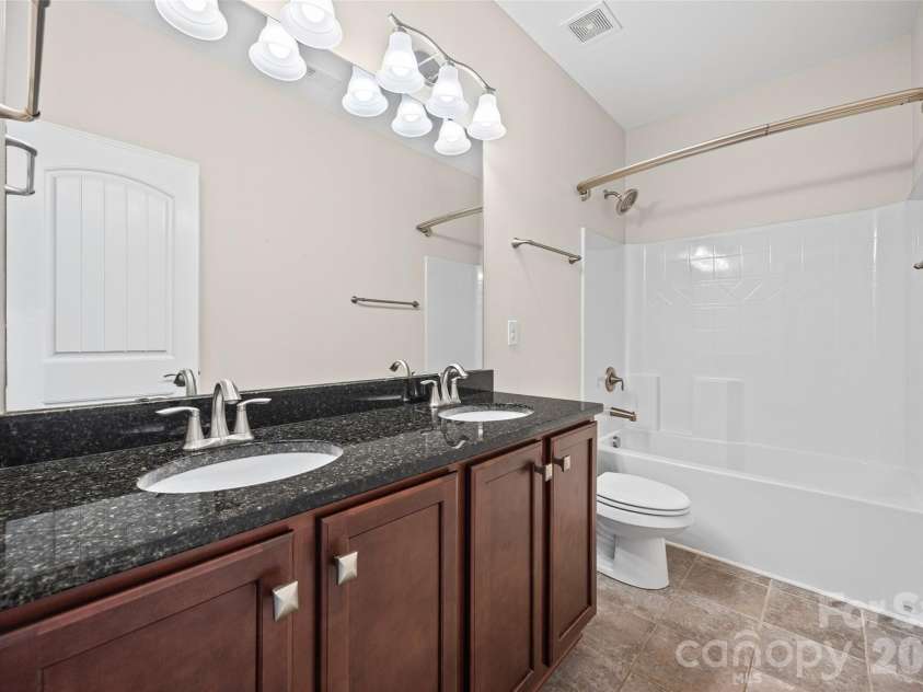 5218 Casper Drive, Charlotte, NC 28214.  MLS# CAR4404834, YatesRealty ID 39302. 