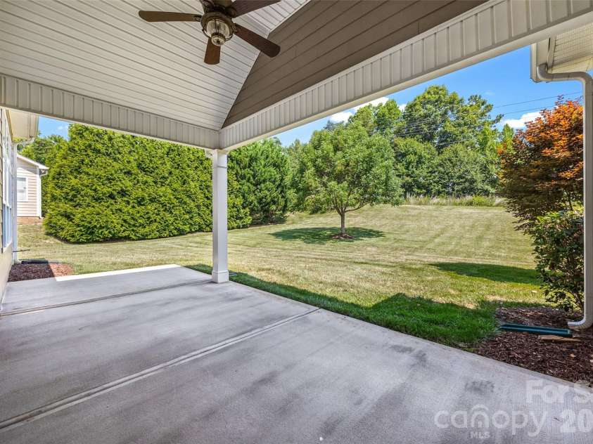 5218 Casper Drive, Charlotte, NC 28214.  MLS# CAR4404834, YatesRealty ID 39302. 
