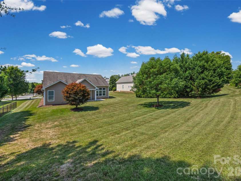 5218 Casper Drive, Charlotte, NC 28214.  MLS# CAR4404834, YatesRealty ID 39302. 
