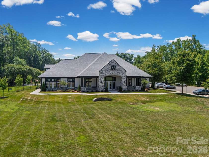 5218 Casper Drive, Charlotte, NC 28214.  MLS# CAR4404834, YatesRealty ID 39302. 
