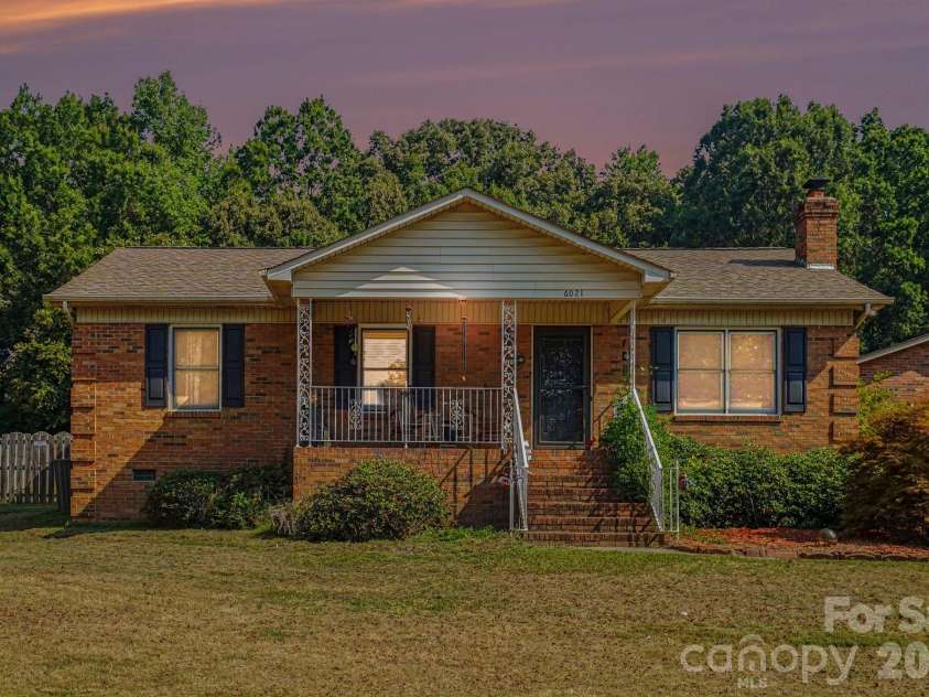 6021 Greyfield Drive, Monroe, NC 28110.  MLS# CAR4404813, YatesRealty ID 39303. 