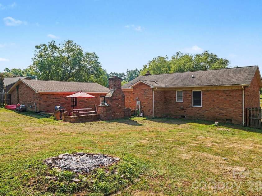 6021 Greyfield Drive, Monroe, NC 28110.  MLS# CAR4404813, YatesRealty ID 39303. 