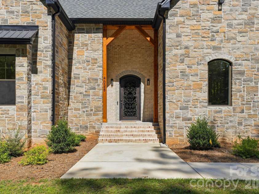 4028 Spindrift Cove Drive, Denver, NC 28037.  MLS# CAR4404828, YatesRealty ID 39304. 