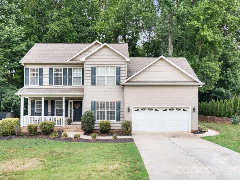 142 Valley Glen Drive, Troutman, NC 28166.  MLS# CAR4404466, YatesRealty ID 39305. 