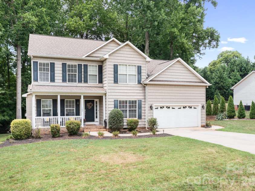 142 Valley Glen Drive, Troutman, NC 28166.  MLS# CAR4404466, YatesRealty ID 39305. 