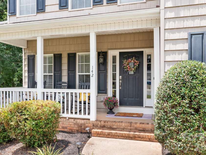 142 Valley Glen Drive, Troutman, NC 28166.  MLS# CAR4404466, YatesRealty ID 39305. 
