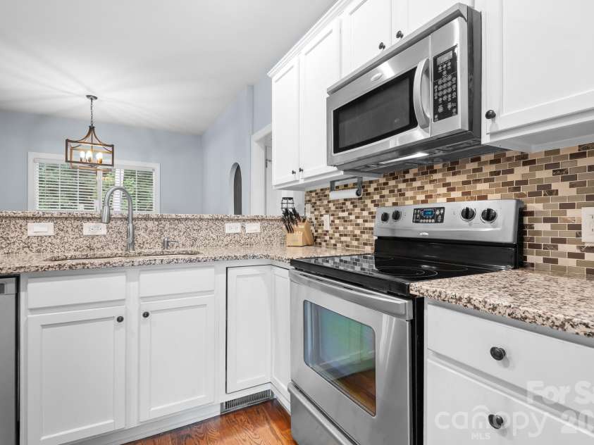 142 Valley Glen Drive, Troutman, NC 28166.  MLS# CAR4404466, YatesRealty ID 39305. 