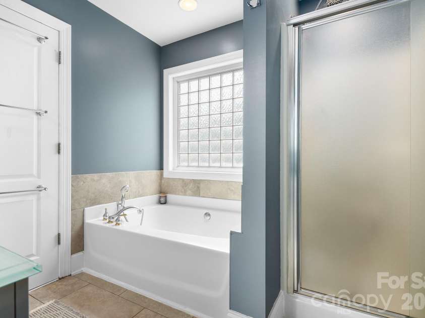 142 Valley Glen Drive, Troutman, NC 28166.  MLS# CAR4404466, YatesRealty ID 39305. 