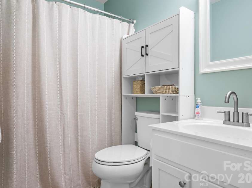 142 Valley Glen Drive, Troutman, NC 28166.  MLS# CAR4404466, YatesRealty ID 39305. 