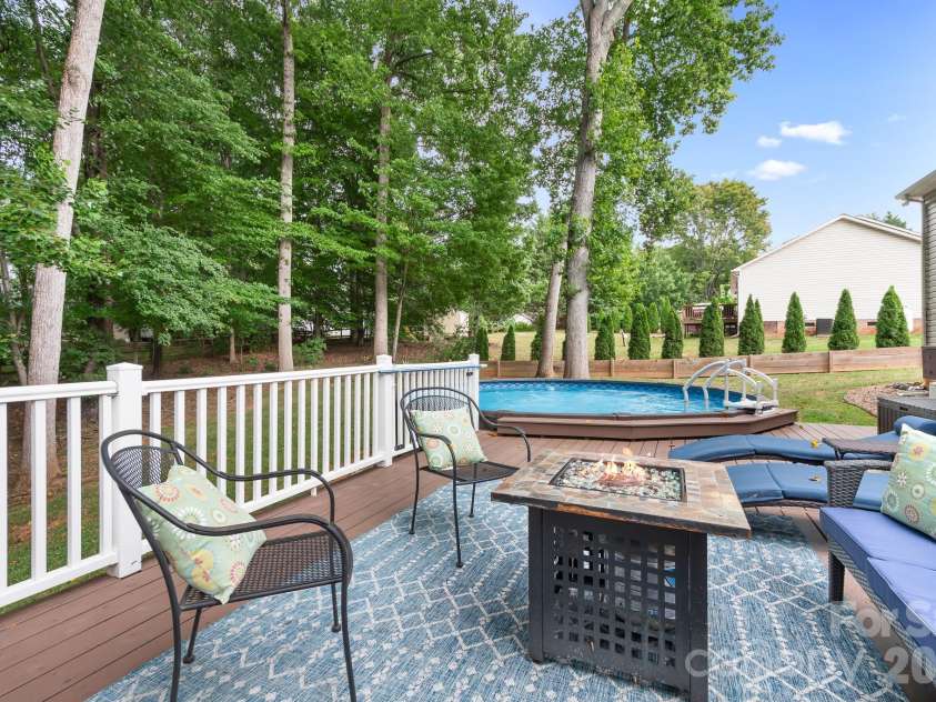 142 Valley Glen Drive, Troutman, NC 28166.  MLS# CAR4404466, YatesRealty ID 39305. 