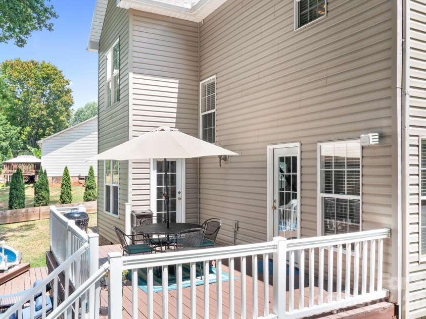 142 Valley Glen Drive, Troutman, NC 28166.  MLS# CAR4404466, YatesRealty ID 39305. 