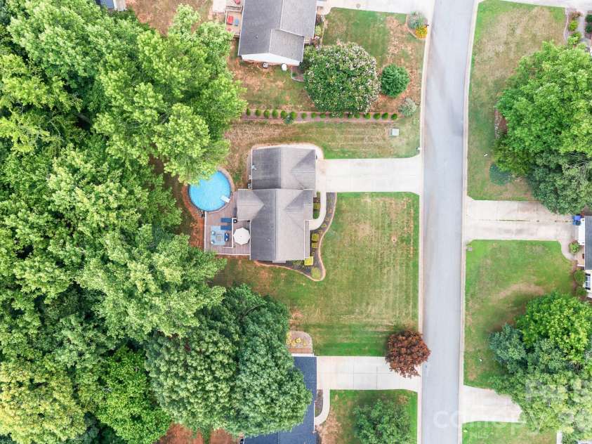 142 Valley Glen Drive, Troutman, NC 28166.  MLS# CAR4404466, YatesRealty ID 39305. 