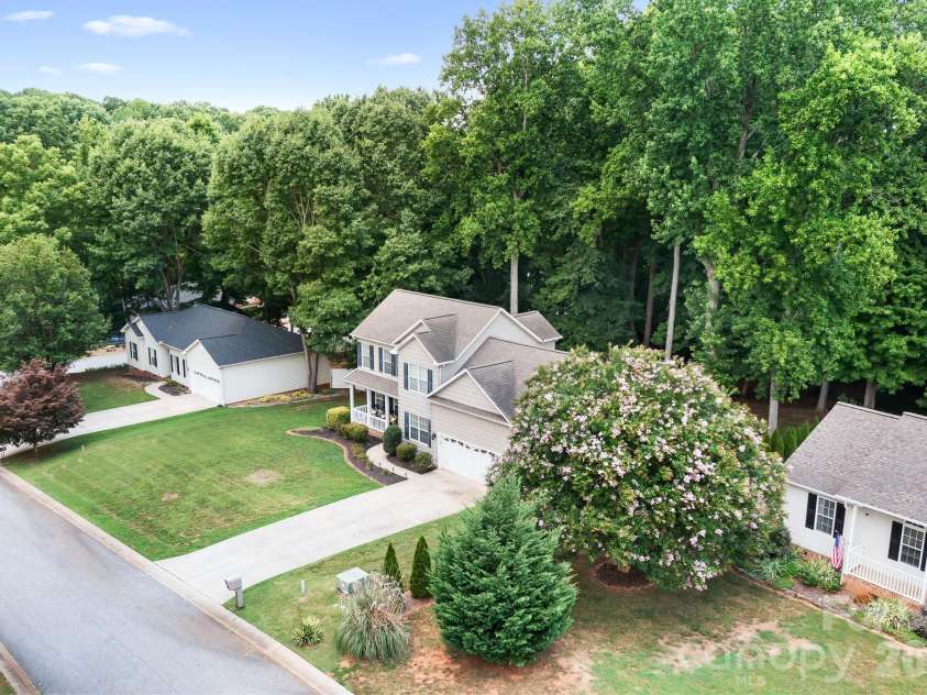 142 Valley Glen Drive, Troutman, NC 28166.  MLS# CAR4404466, YatesRealty ID 39305. 