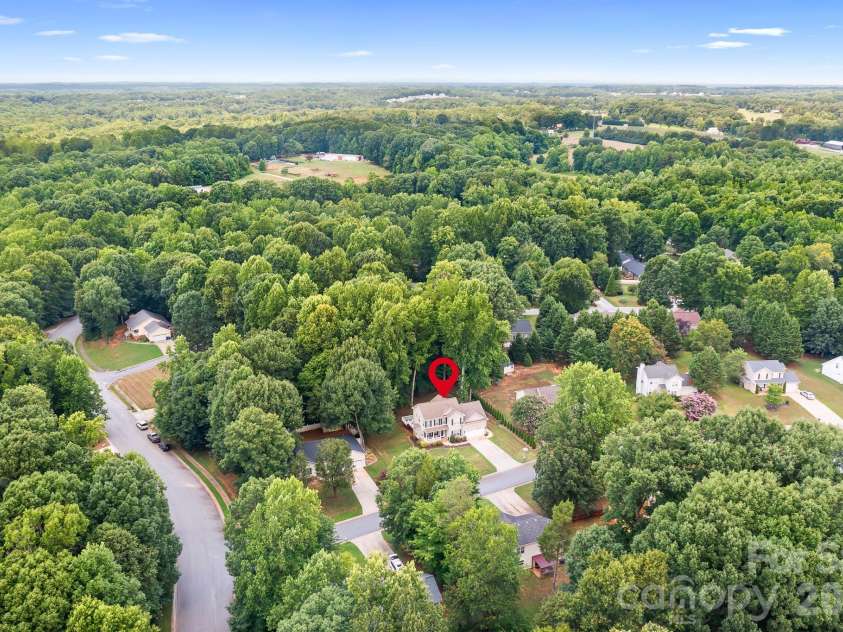 142 Valley Glen Drive, Troutman, NC 28166.  MLS# CAR4404466, YatesRealty ID 39305. 