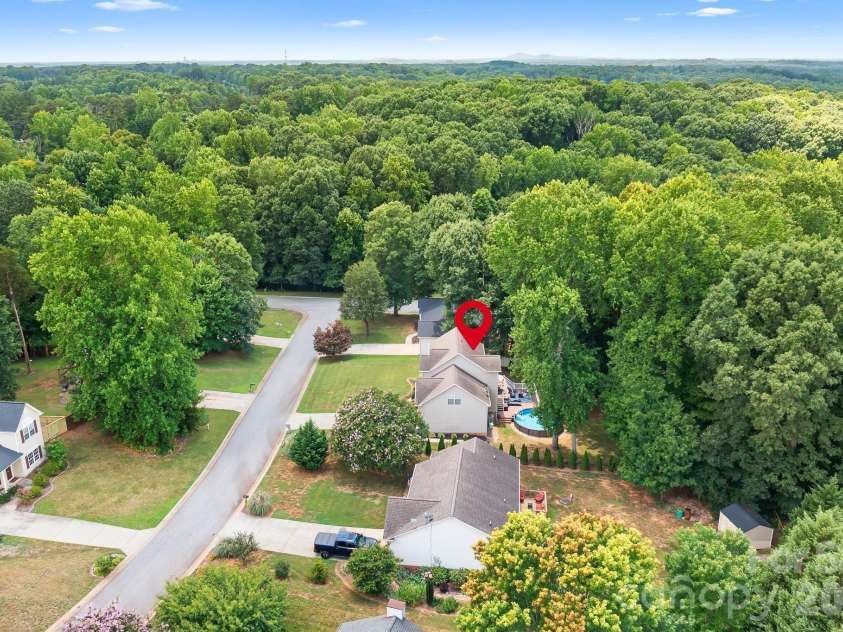 142 Valley Glen Drive, Troutman, NC 28166.  MLS# CAR4404466, YatesRealty ID 39305. 