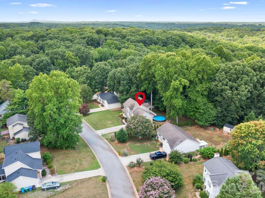 142 Valley Glen Drive, Troutman, NC 28166.  MLS# CAR4404466, YatesRealty ID 39305. 