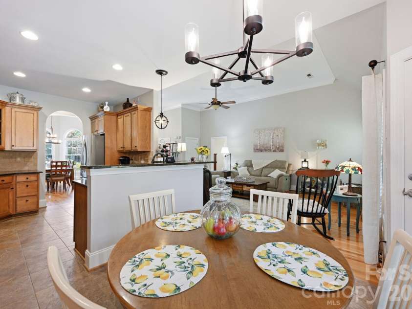 4659 Sagittarius Circle, Denver, NC 28037.  MLS# CAR4404495, YatesRealty ID 39306. Breakfast Area