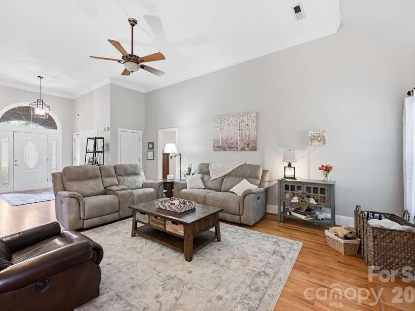 4659 Sagittarius Circle, Denver, NC 28037.  MLS# CAR4404495, YatesRealty ID 39306. Great Room