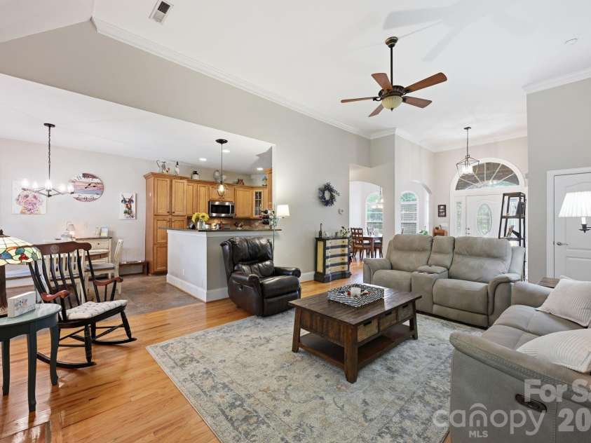 4659 Sagittarius Circle, Denver, NC 28037.  MLS# CAR4404495, YatesRealty ID 39306. Great Room Open to Breakfast Area