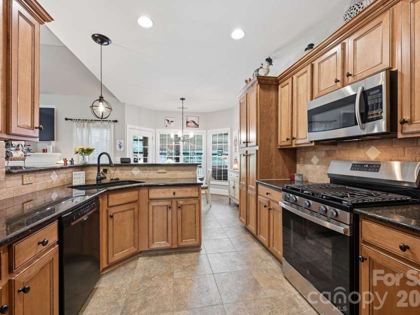 4659 Sagittarius Circle, Denver, NC 28037.  MLS# CAR4404495, YatesRealty ID 39306. Kitchen