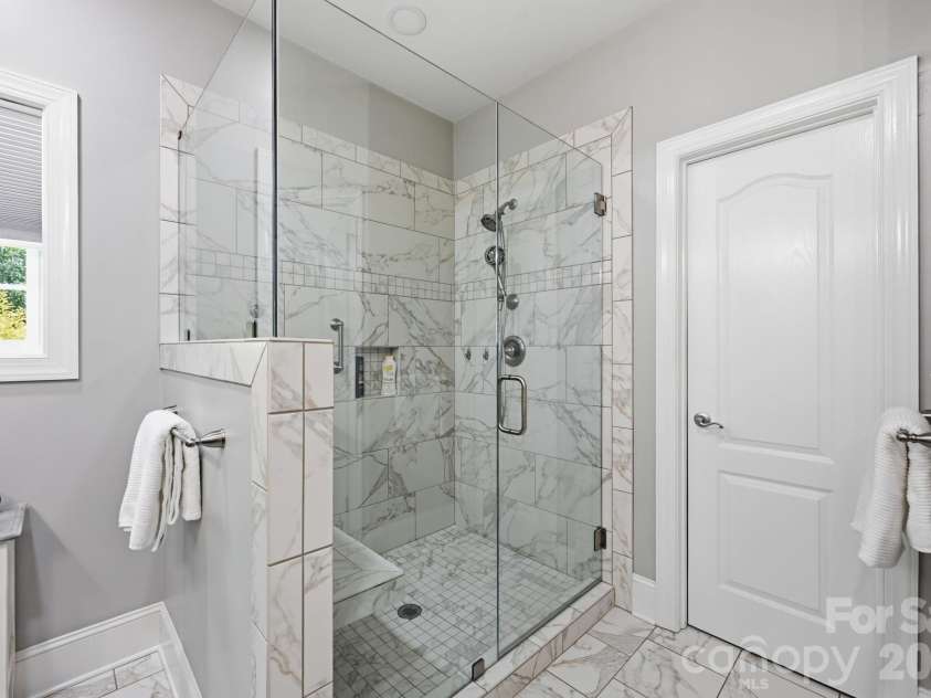 4659 Sagittarius Circle, Denver, NC 28037.  MLS# CAR4404495, YatesRealty ID 39306. Primary Bath