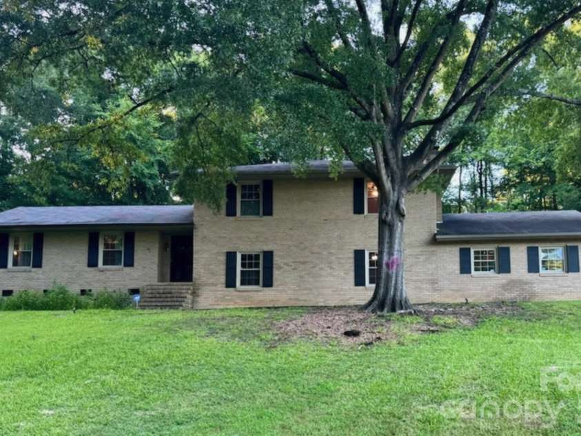173 Hillcrest Avenue, Concord, NC 28025.  MLS# CAR4404613, YatesRealty ID 39309. 