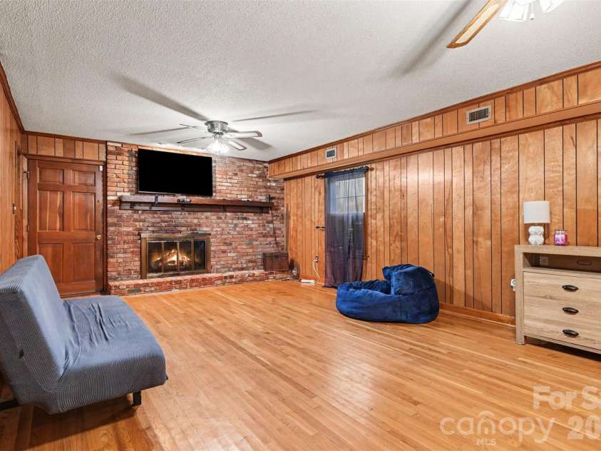 173 Hillcrest Avenue, Concord, NC 28025.  MLS# CAR4404613, YatesRealty ID 39309. 