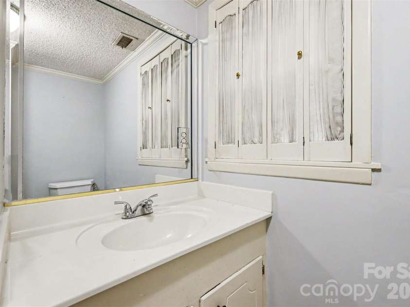 173 Hillcrest Avenue, Concord, NC 28025.  MLS# CAR4404613, YatesRealty ID 39309. 