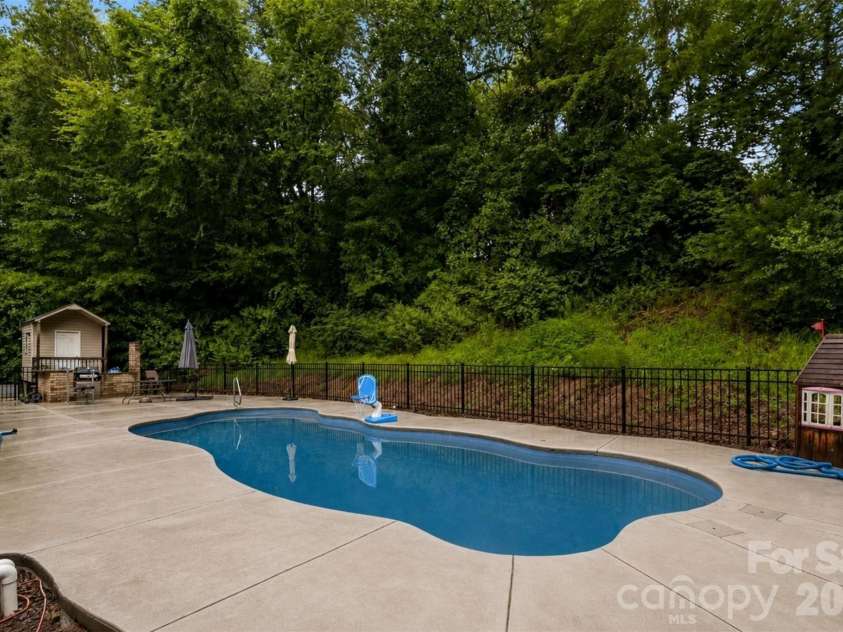173 Hillcrest Avenue, Concord, NC 28025.  MLS# CAR4404613, YatesRealty ID 39309. 