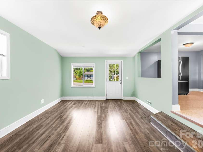 316 20th Avenue, Hickory, NC 28601.  MLS# CAR4404680, YatesRealty ID 39310. 