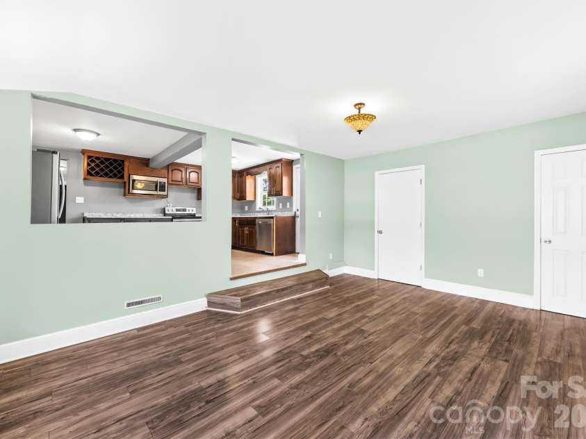 316 20th Avenue, Hickory, NC 28601.  MLS# CAR4404680, YatesRealty ID 39310. 