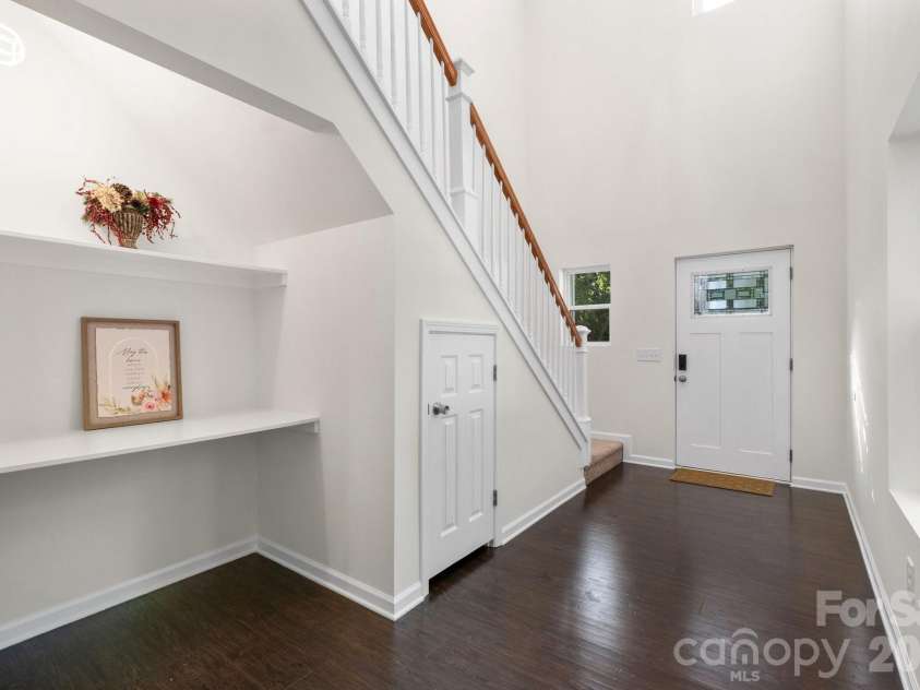 2415 Kimway Drive, Matthews, NC 28105.  MLS# CAR4405073, YatesRealty ID 39311. 