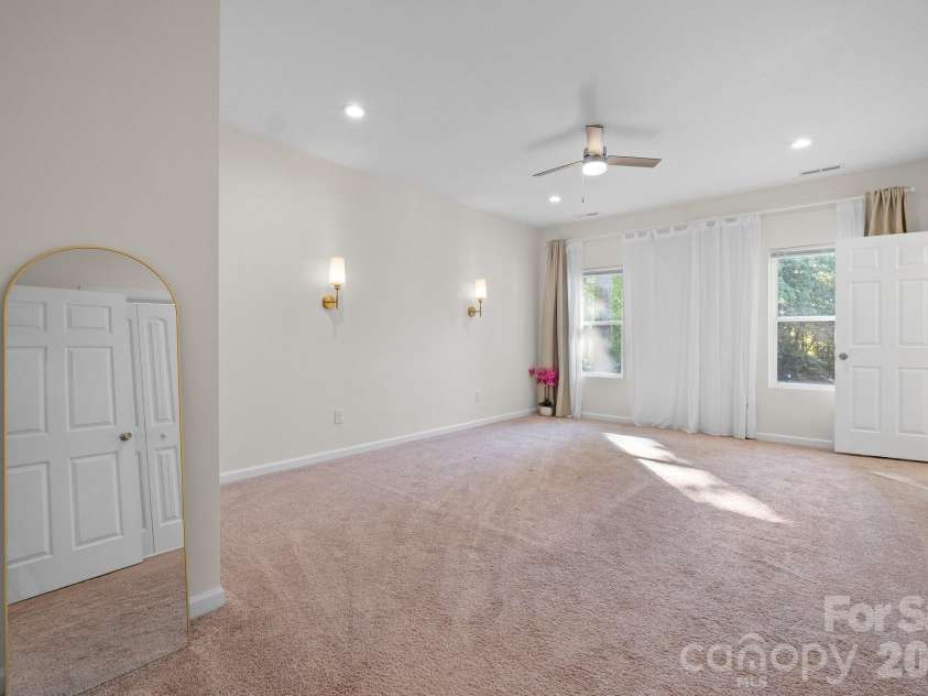 2415 Kimway Drive, Matthews, NC 28105.  MLS# CAR4405073, YatesRealty ID 39311. 