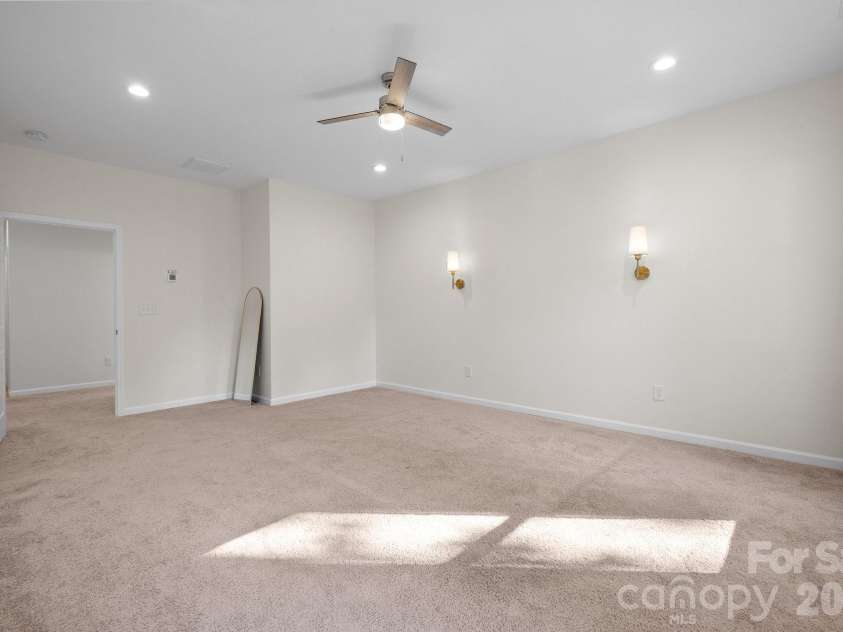 2415 Kimway Drive, Matthews, NC 28105.  MLS# CAR4405073, YatesRealty ID 39311. 