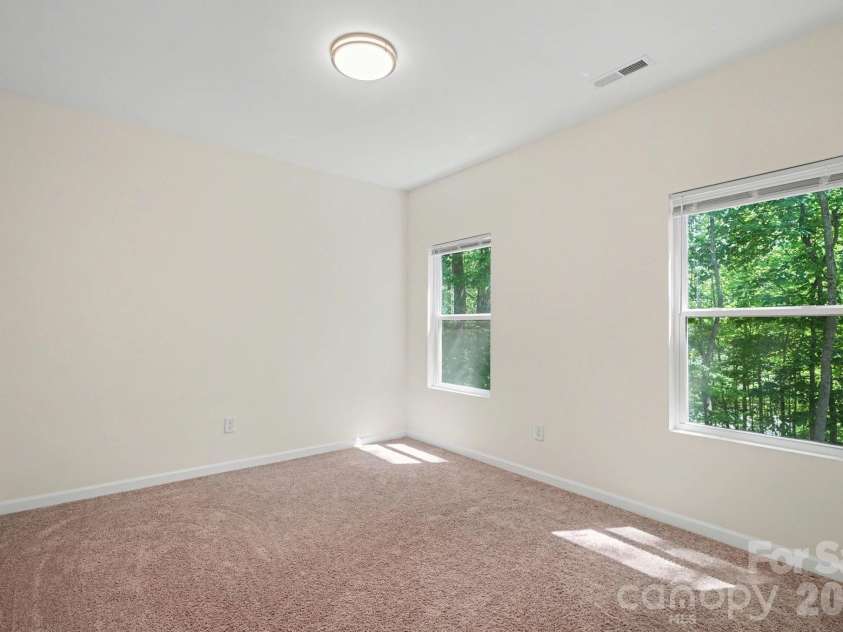 2415 Kimway Drive, Matthews, NC 28105.  MLS# CAR4405073, YatesRealty ID 39311. 