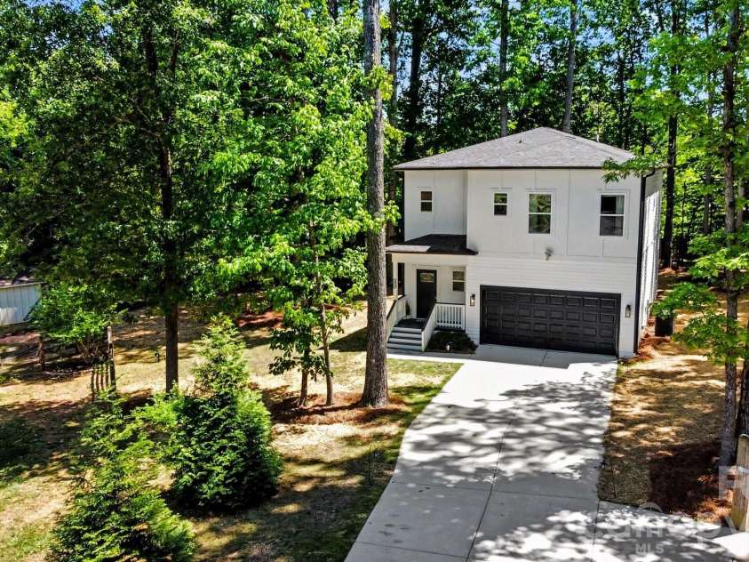 2415 Kimway Drive, Matthews, NC 28105.  MLS# CAR4405073, YatesRealty ID 39311. 