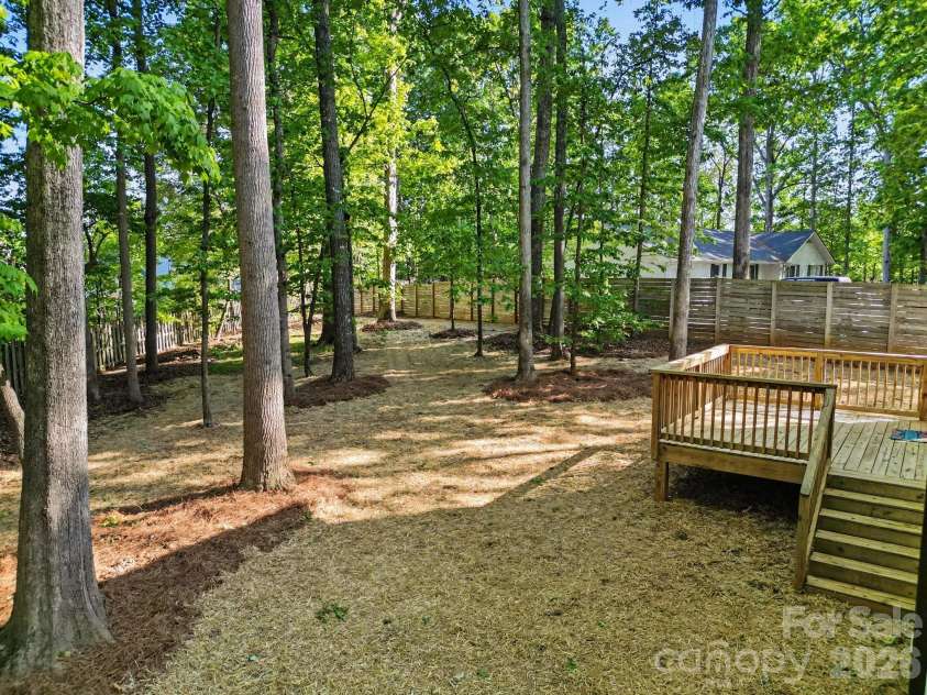 2415 Kimway Drive, Matthews, NC 28105.  MLS# CAR4405073, YatesRealty ID 39311. 