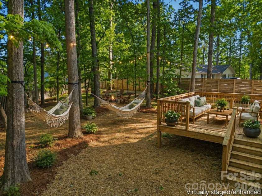 2415 Kimway Drive, Matthews, NC 28105.  MLS# CAR4405073, YatesRealty ID 39311. 