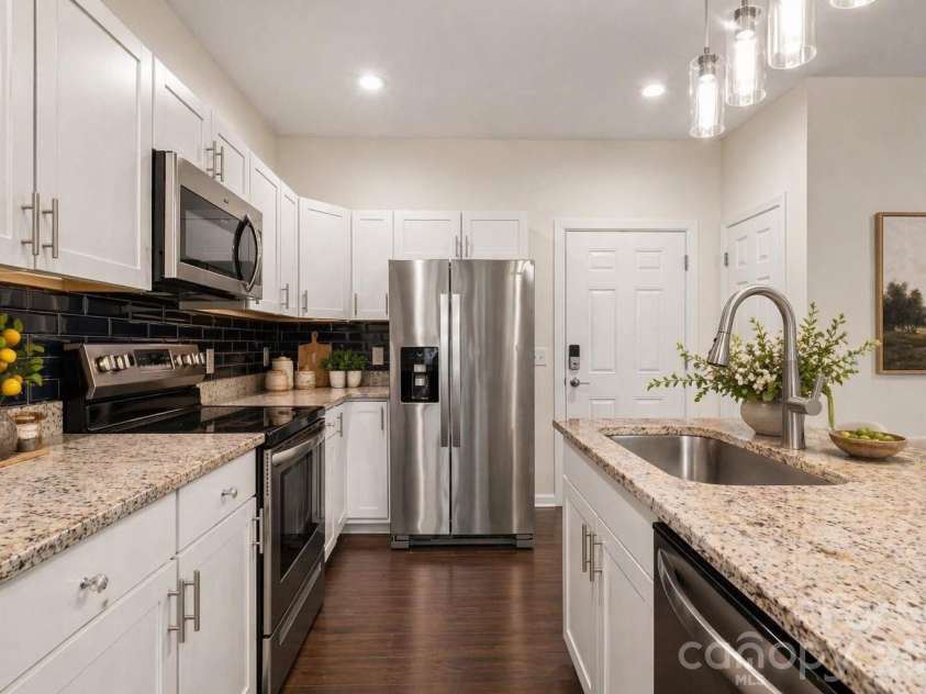 2415 Kimway Drive, Matthews, NC 28105.  MLS# CAR4405073, YatesRealty ID 39311. 