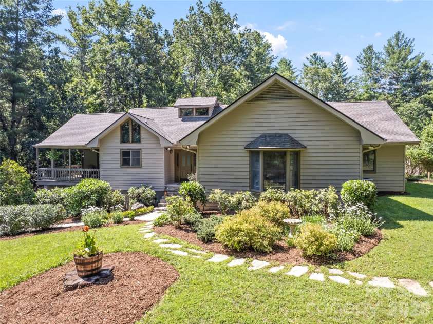 58 Sedgewood Court, Fairview, NC 28730.  MLS# CAR4405179, YatesRealty ID 39312. 